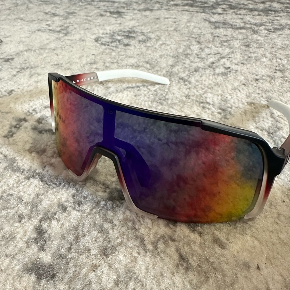 Blenders Expose Dance Kingdom Polarized Sunglasses - Picture 4 of 4
